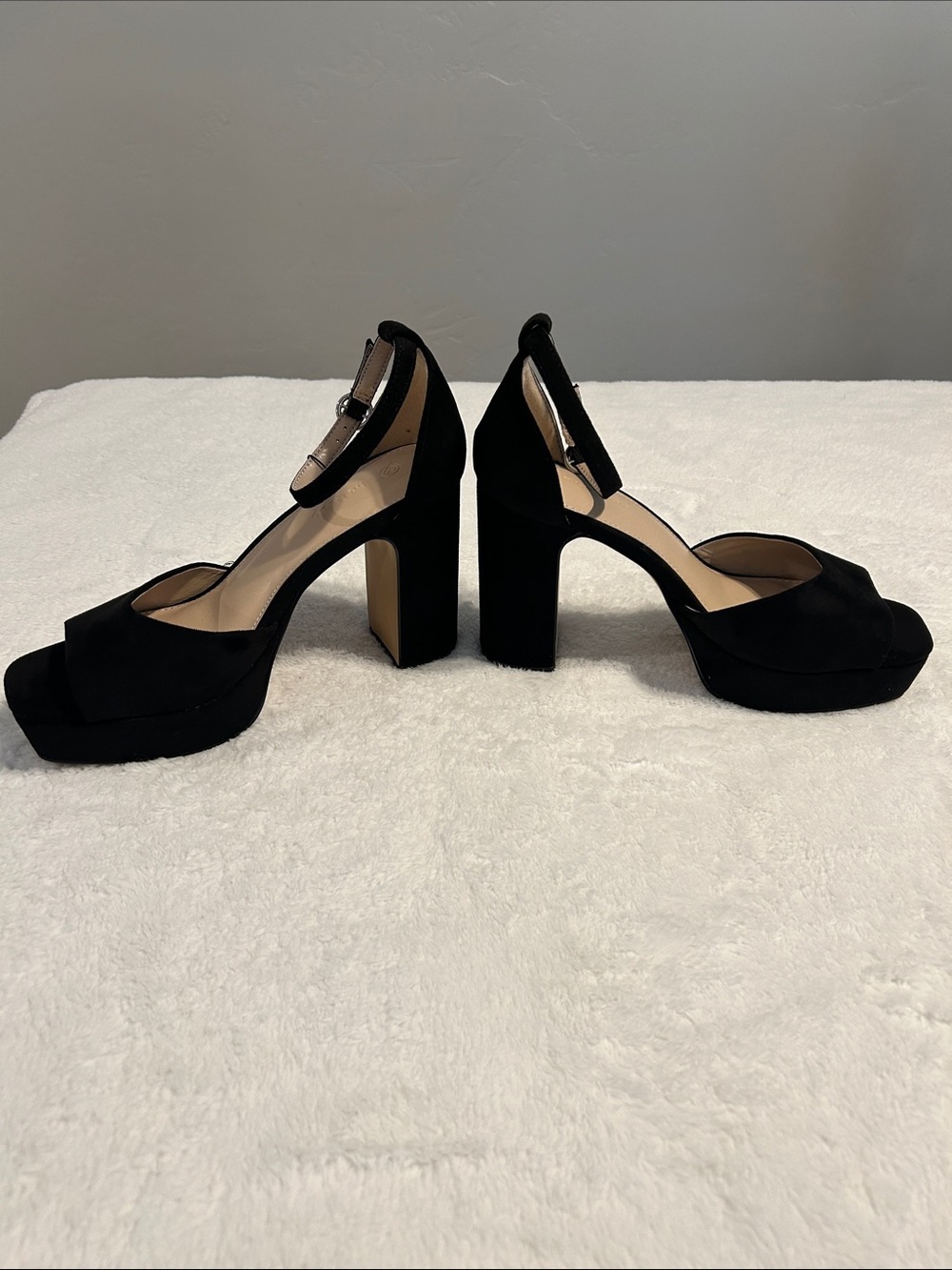 The Drop Women’s Hamalie Black Suede ankle strap platform Sandals. Chucky Heel. - Picture 9 of 10